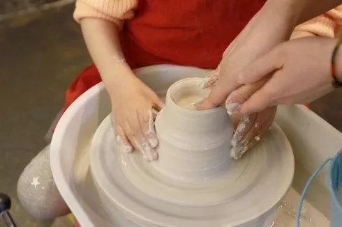 上海紳協軒逸純電感恩回饋 親子陶藝體驗課，創意作品免費帶回家